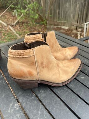 Old Gringo Booties Shooties 9.5 B Tan Brown Boots